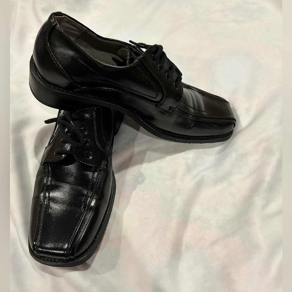 Steve Madden Black Dress Shoes Boy’s Size 4